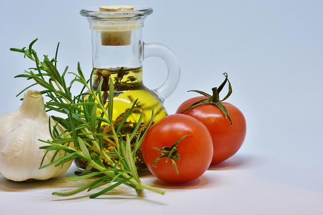 Tomates, huile d'olive et ail